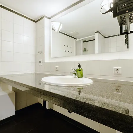 Big Urban Loft - Bis Zu 20 Personen - 180qm - 180 Grad Skyline Balkon Daire Berlin