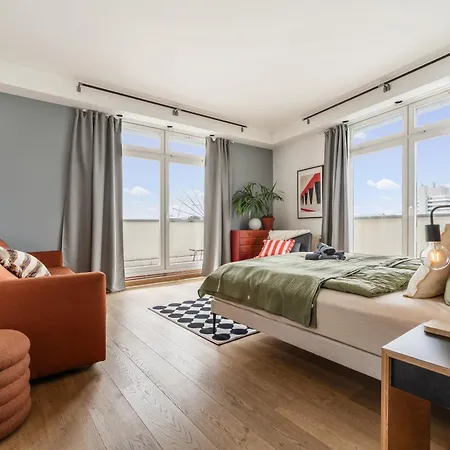 Big Urban Loft - Bis Zu 20 Personen - 180qm - 180 Grad Skyline Balkon * Berlin