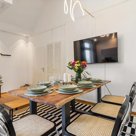 Daire Big Urban Loft - Bis Zu 20 Personen - 180qm - 180 Grad Skyline Balkon